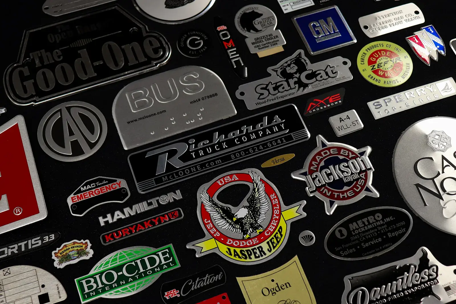 6 Tips for Choosing Your Nameplate Supplier